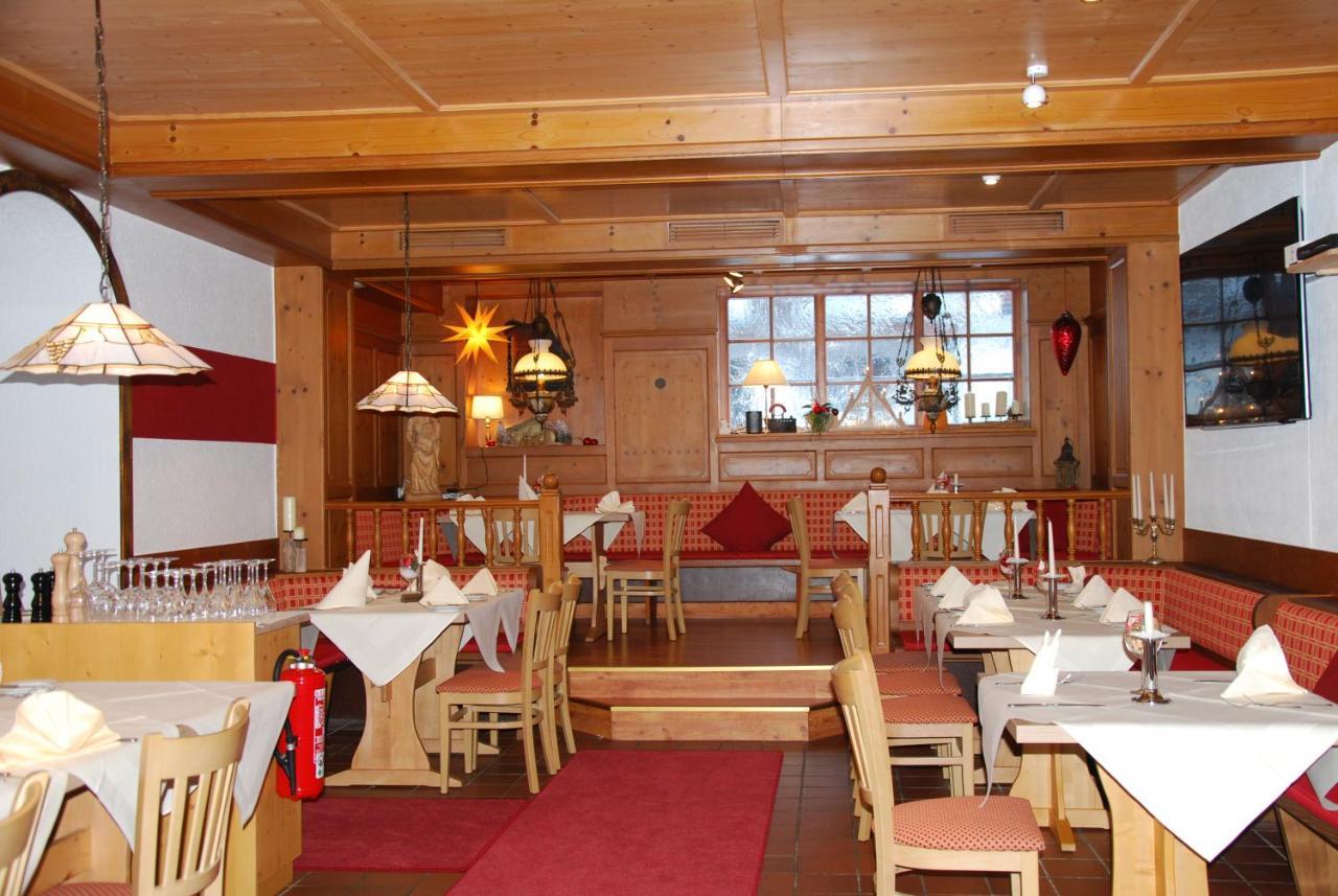 Landgasthof Zum Dorfkrug Hotel Häusern Екстериор снимка